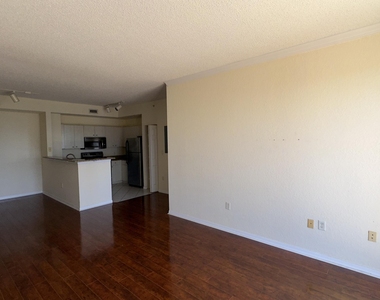 1801 N Flagler Drive - Photo Thumbnail 9