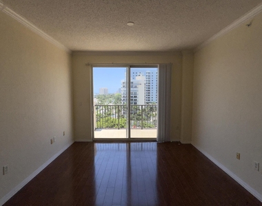 1801 N Flagler Drive - Photo Thumbnail 4