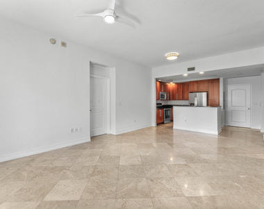 701 S Olive Avenue - Photo Thumbnail 4