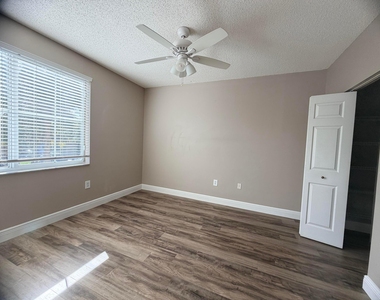 11661 W Atlantic Boulevard - Photo Thumbnail 11
