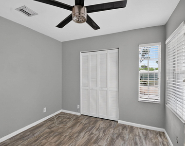 208 Caribe Court - Photo Thumbnail 24