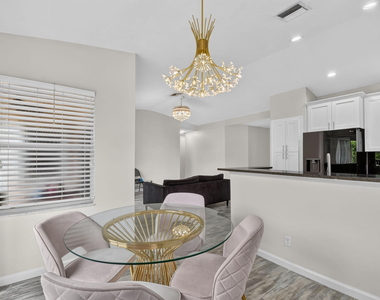 208 Caribe Court - Photo Thumbnail 13