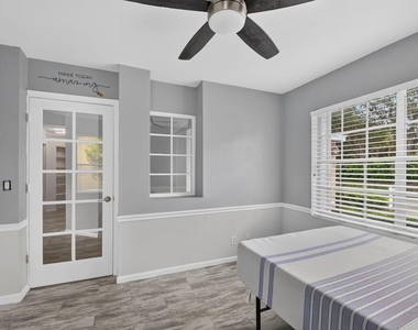 208 Caribe Court - Photo Thumbnail 16