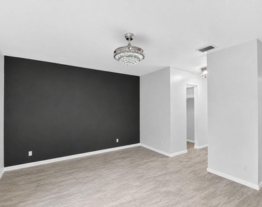 208 Caribe Court - Photo Thumbnail 18