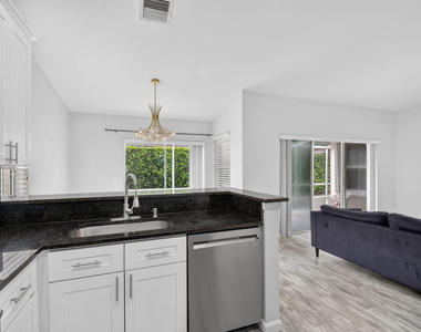 208 Caribe Court - Photo Thumbnail 10