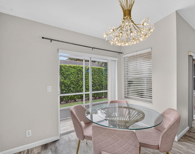 208 Caribe Court - Photo Thumbnail 12