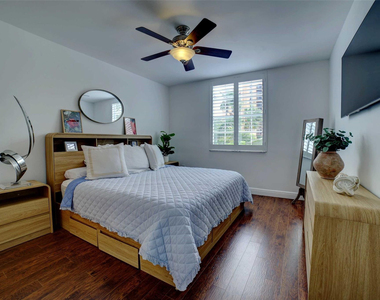 720 S Sapodilla Avenue - Photo Thumbnail 5