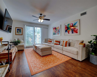 720 S Sapodilla Avenue - Photo Thumbnail 2