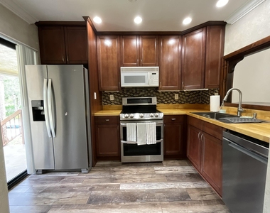 3939 Ne 5th Avenue - Photo Thumbnail 5