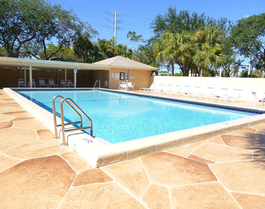 3939 Ne 5th Avenue - Photo Thumbnail 1