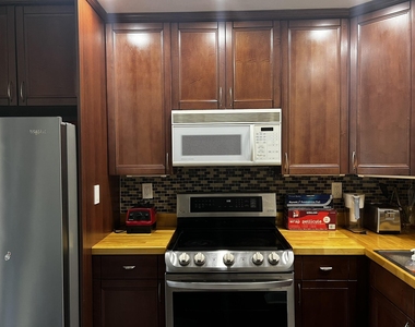 3939 Ne 5th Avenue - Photo Thumbnail 6