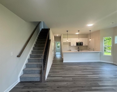 810/812 E Lincoln Street - Photo Thumbnail 21
