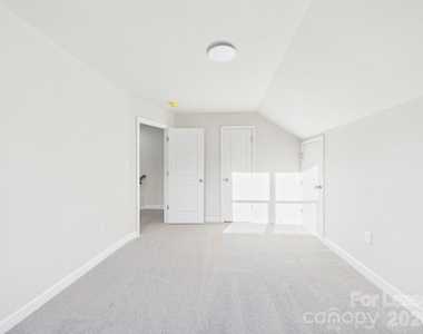 810/812 E Lincoln Street - Photo Thumbnail 12