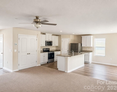 529 Hawley Street - Photo Thumbnail 2