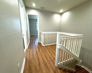 499 Corte Madera Lane - Photo Thumbnail 10