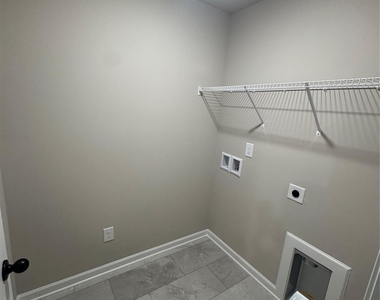2128 Clapham Court - Photo Thumbnail 13