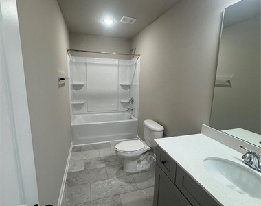 2128 Clapham Court - Photo Thumbnail 14