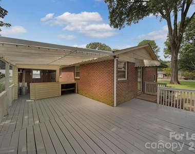 501 Olin Drive - Photo Thumbnail 18