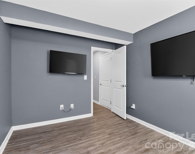 10840 Overlook Mountain Drive - Photo Thumbnail 4