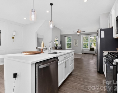 10840 Overlook Mountain Drive - Photo Thumbnail 11
