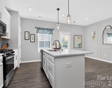 10840 Overlook Mountain Drive - Photo Thumbnail 8