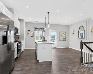 10840 Overlook Mountain Drive - Photo Thumbnail 6