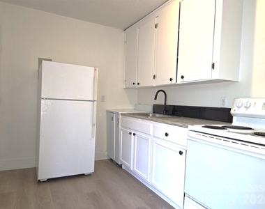 2835 Willow Street - Photo Thumbnail 2