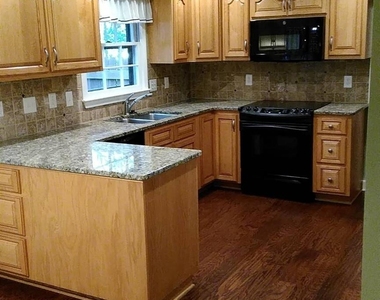 433 Raintree Drive - Photo Thumbnail 20