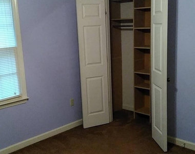 433 Raintree Drive - Photo Thumbnail 7