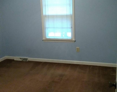 433 Raintree Drive - Photo Thumbnail 13