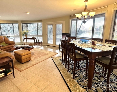 424 Lakeview Drive - Photo Thumbnail 2
