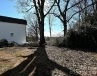924 Aileen Circle - Photo Thumbnail 3