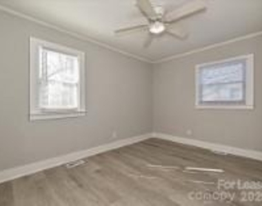 924 Aileen Circle - Photo Thumbnail 9
