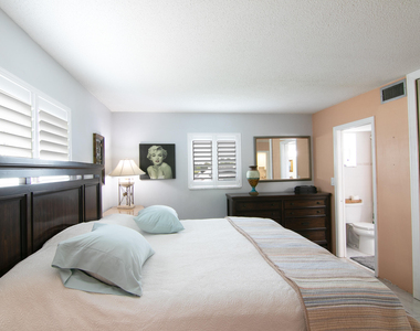 2812 Garden Drive S - Photo Thumbnail 6