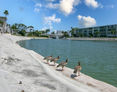 2812 Garden Drive S - Photo Thumbnail 17