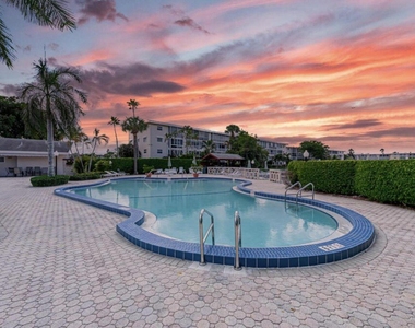 2812 Garden Drive S - Photo Thumbnail 16