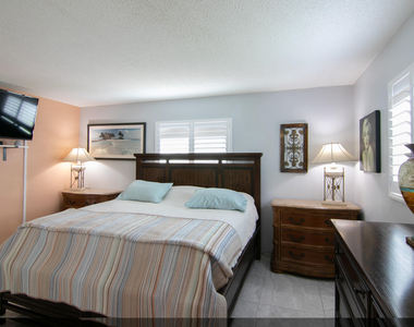 2812 Garden Drive S - Photo Thumbnail 8