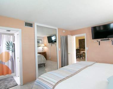 2812 Garden Drive S - Photo Thumbnail 7
