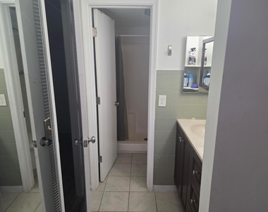 959 Se 2nd Avenue - Photo Thumbnail 2