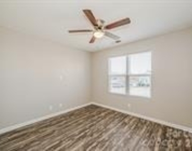 312 Hoskins Mill Lane - Photo Thumbnail 8