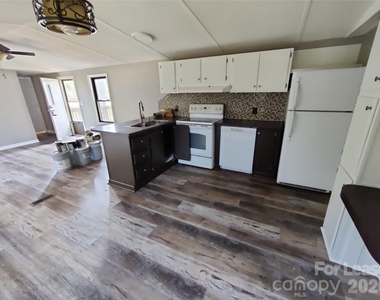 1809 Dallas Stanley Highway - Photo Thumbnail 2