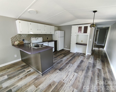 1809 Dallas Stanley Highway - Photo Thumbnail 1