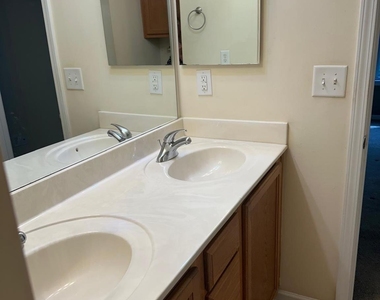 4621 Grier Farm Lane - Photo Thumbnail 21