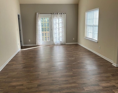 4621 Grier Farm Lane - Photo Thumbnail 9