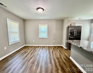 457 Fewell Street - Photo Thumbnail 5