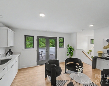 6717 Tracy Avenue - Photo Thumbnail 15