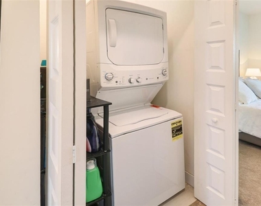 10473 Nw 82nd Street - Photo Thumbnail 11