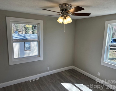 209 Brookview Road - Photo Thumbnail 9