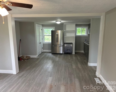 209 Brookview Road - Photo Thumbnail 5