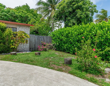 2831 N Seacrest Boulevard - Photo Thumbnail 5